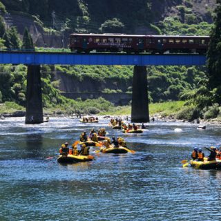 ﾌｫﾄｺﾝﾃｽﾄNo.11　長良川鉄道とラフティング