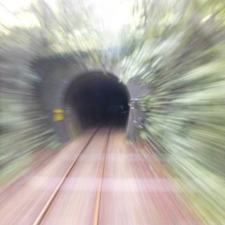 No.016　トンネルを駆け抜ける
