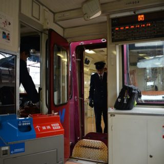 No.064　関駅での増結作業