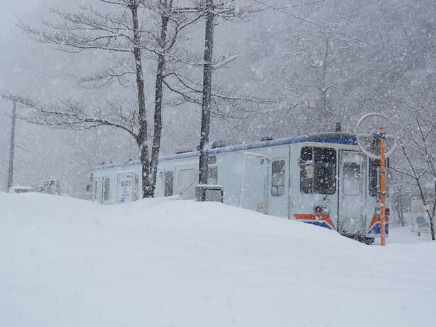 No.085　雪の北濃駅