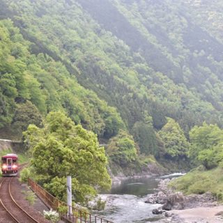 No.087　山間列車