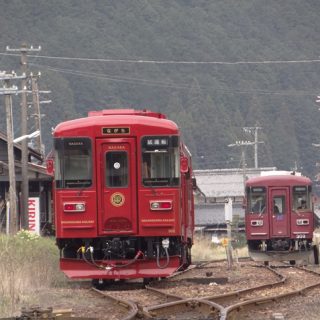 No.128　観光列車と行き違い