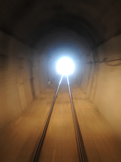 No.414　トンネルを抜けると…