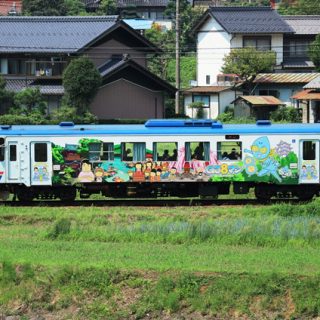 No.464　賑やかな列車がゆく