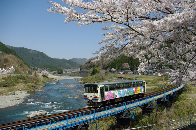 ﾌｫﾄｺﾝﾃｽﾄNo.25　鉄橋と桜