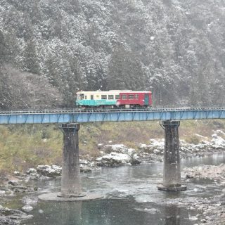 No.610　雪降る景色を走る